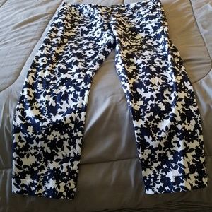 Floral crop pants Nazy and white